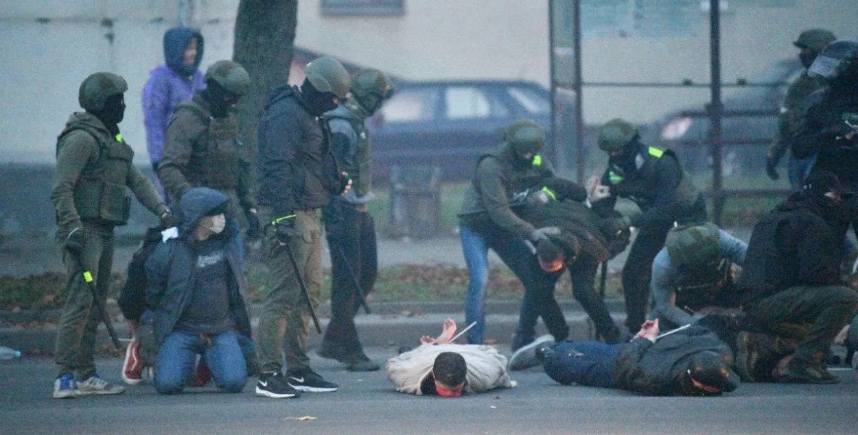 Жестокое задержание во время протестов 2020 года
