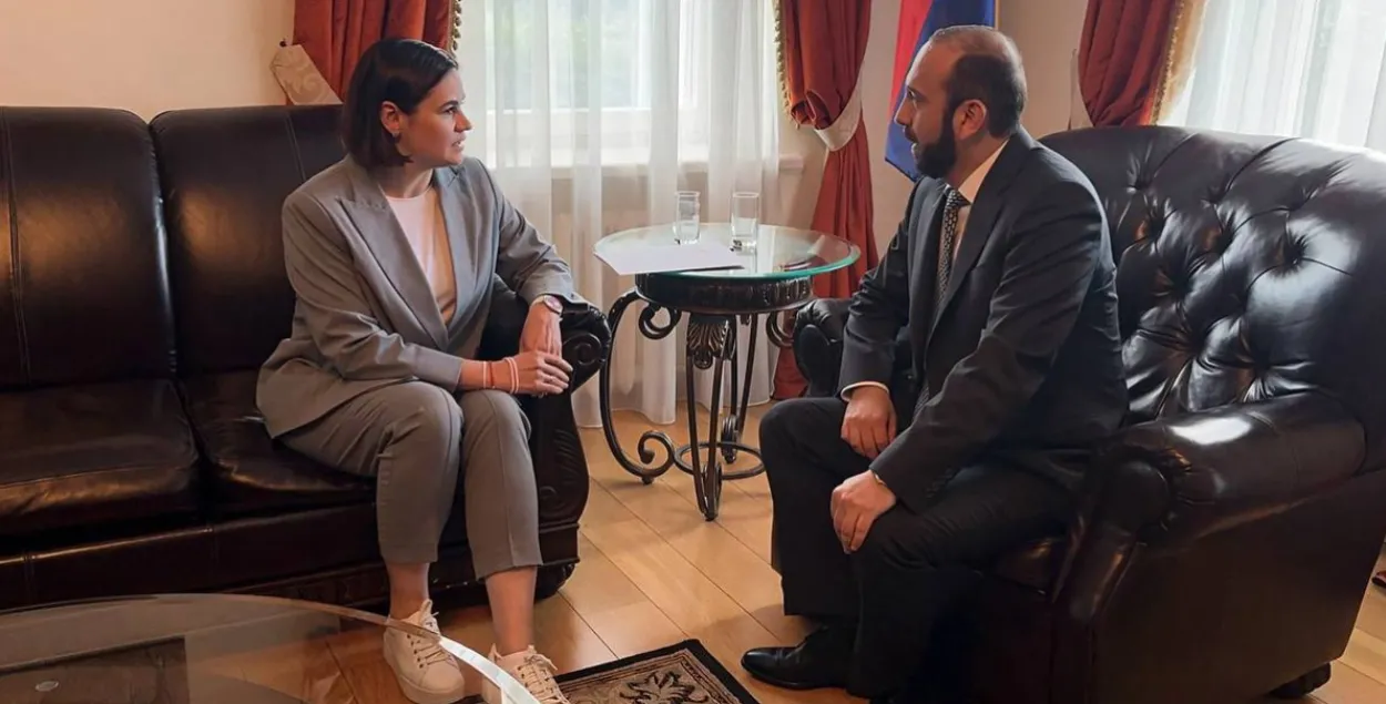 Sviatlana Tsikhanouskaya and Ararat Mirzoyan

