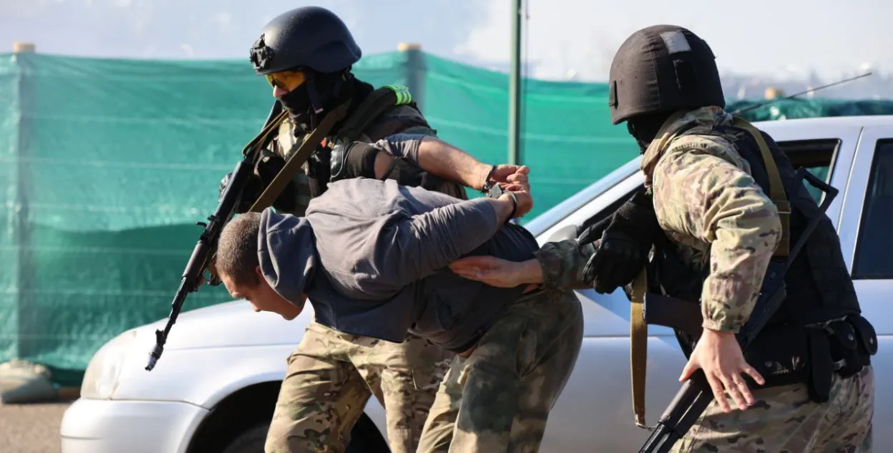 Байцы тэрабароны падчас вайны павінны дапамагаць міліцыі ахоўваць важныя аб'екты, ілюстрацыйнае фота
