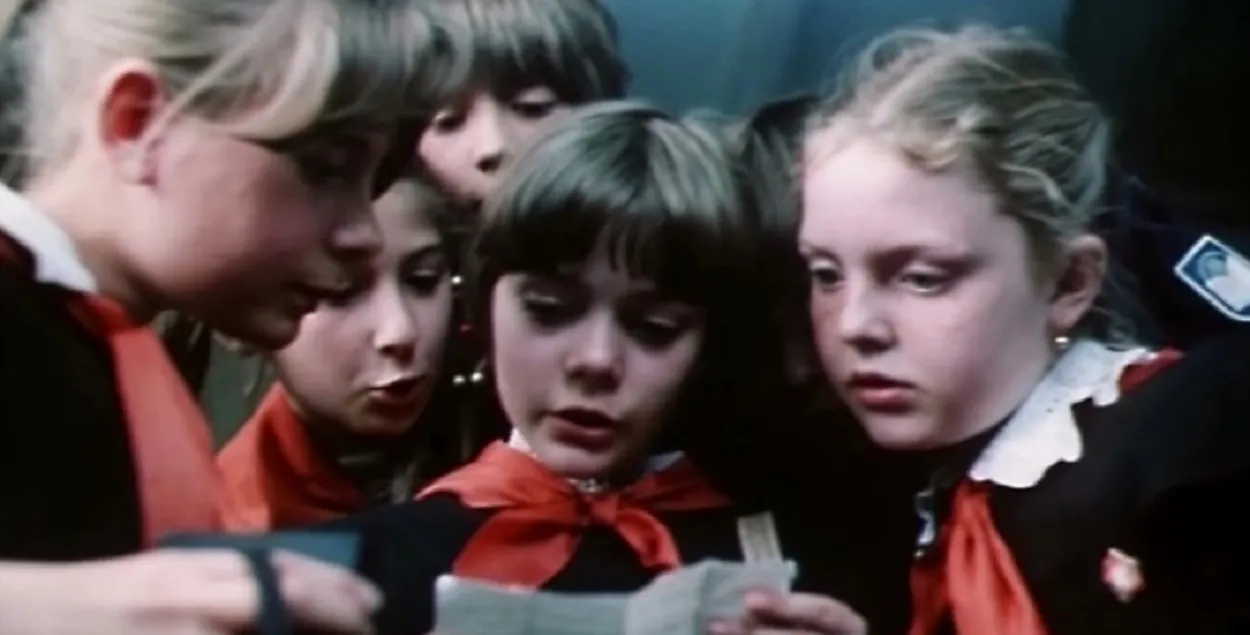 Кадр из фильма "Гостья из будущего", снятого в 1980-е

