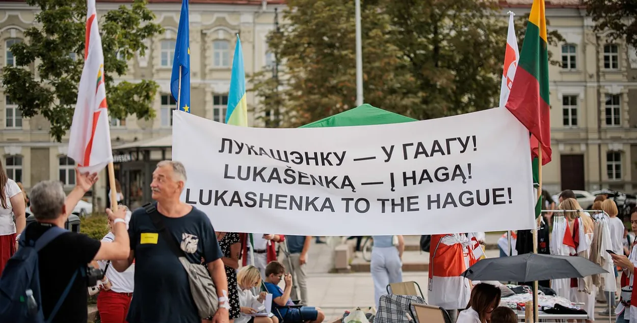 На акции белорусов в Вильнюсе, 9 августа 2024-го
