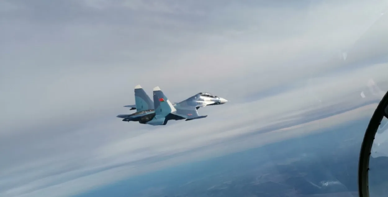 Flights are carried out at an altitude of about 8 thousand meters.
