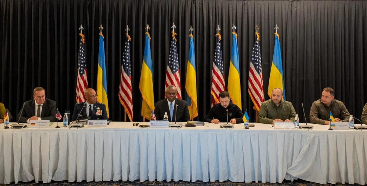 На "Рамштайн" в Германию приехал украинский президент Владимир Зеленский
