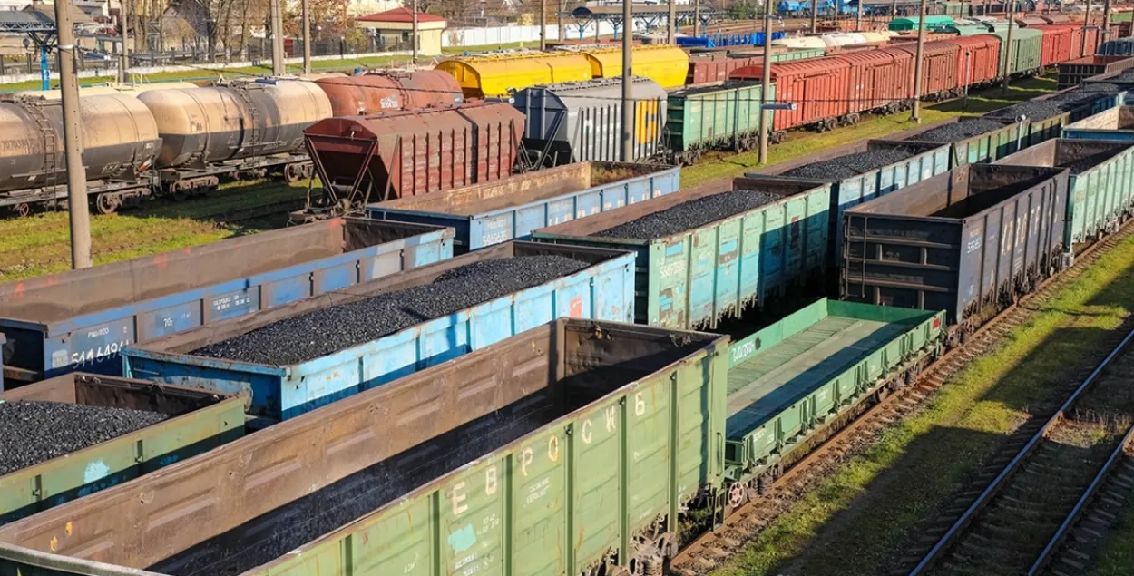 Абмежаванні на вываз асобных відаў прадукцыі дзейнічаюць з восені 2022 года
