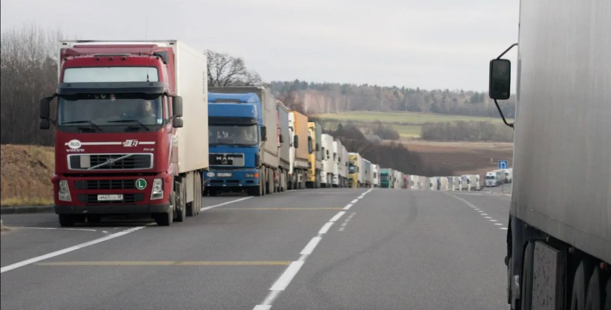 A line of trucks at the border

