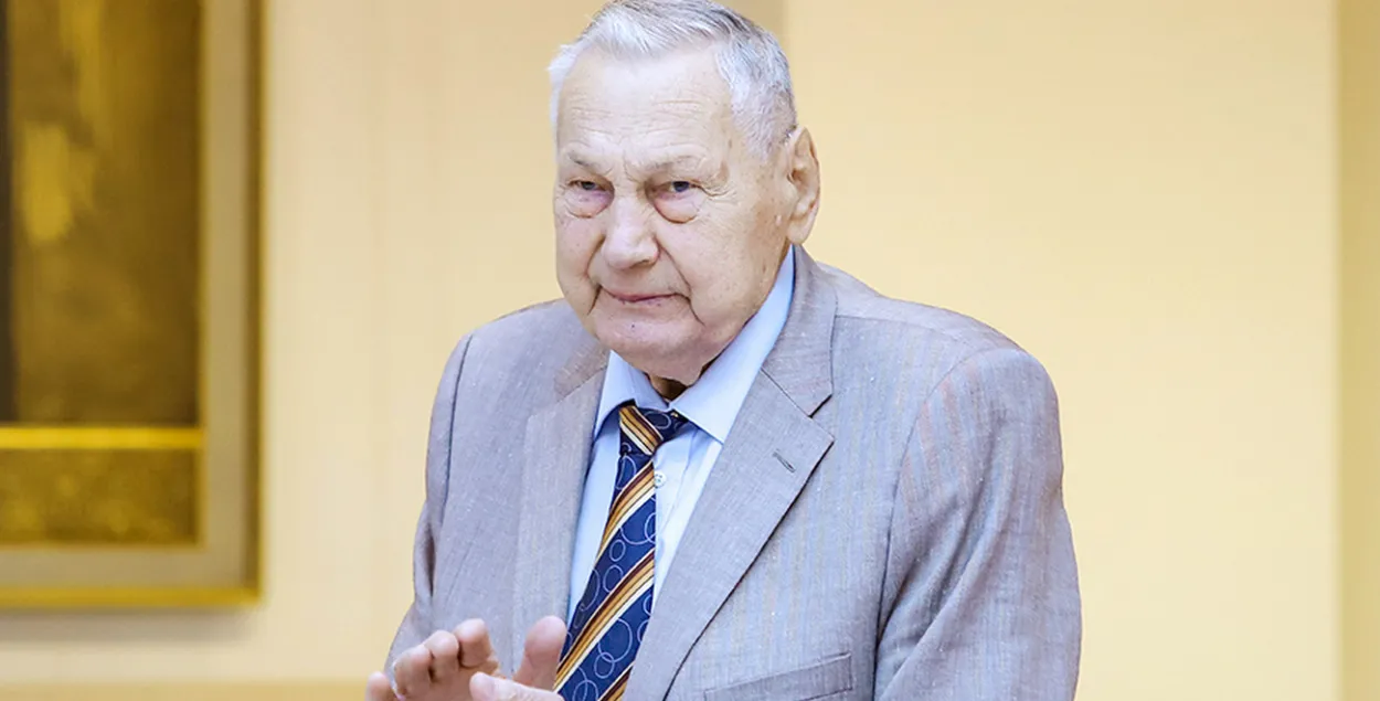 Александр Медведь
