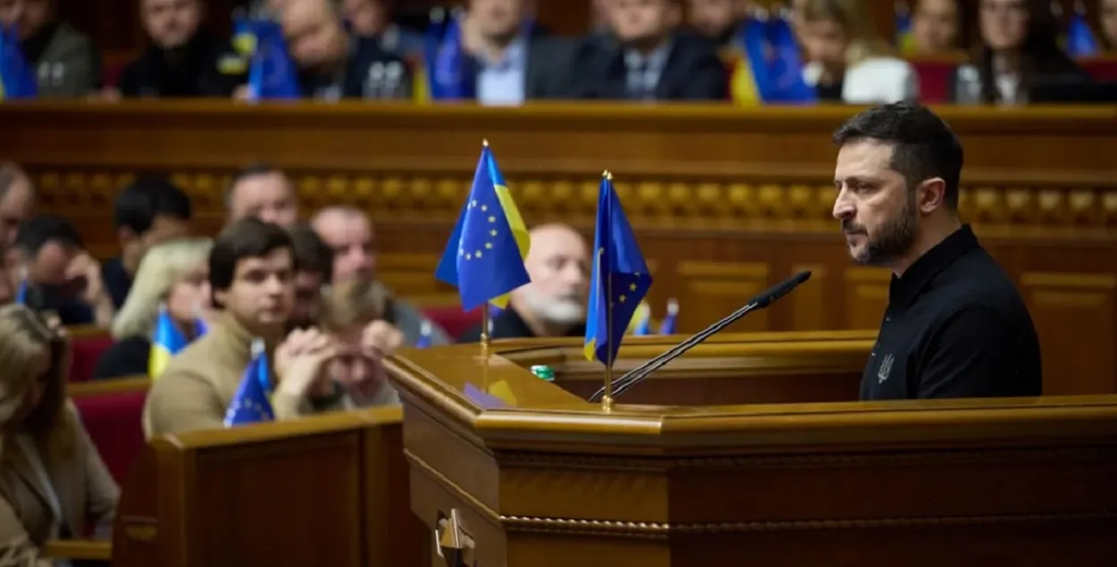 Уладзімір Зяленскі прамаўляе ў парламенце
