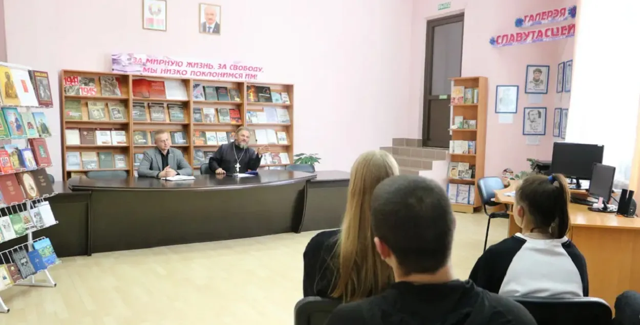 Ідэолаг і святар
