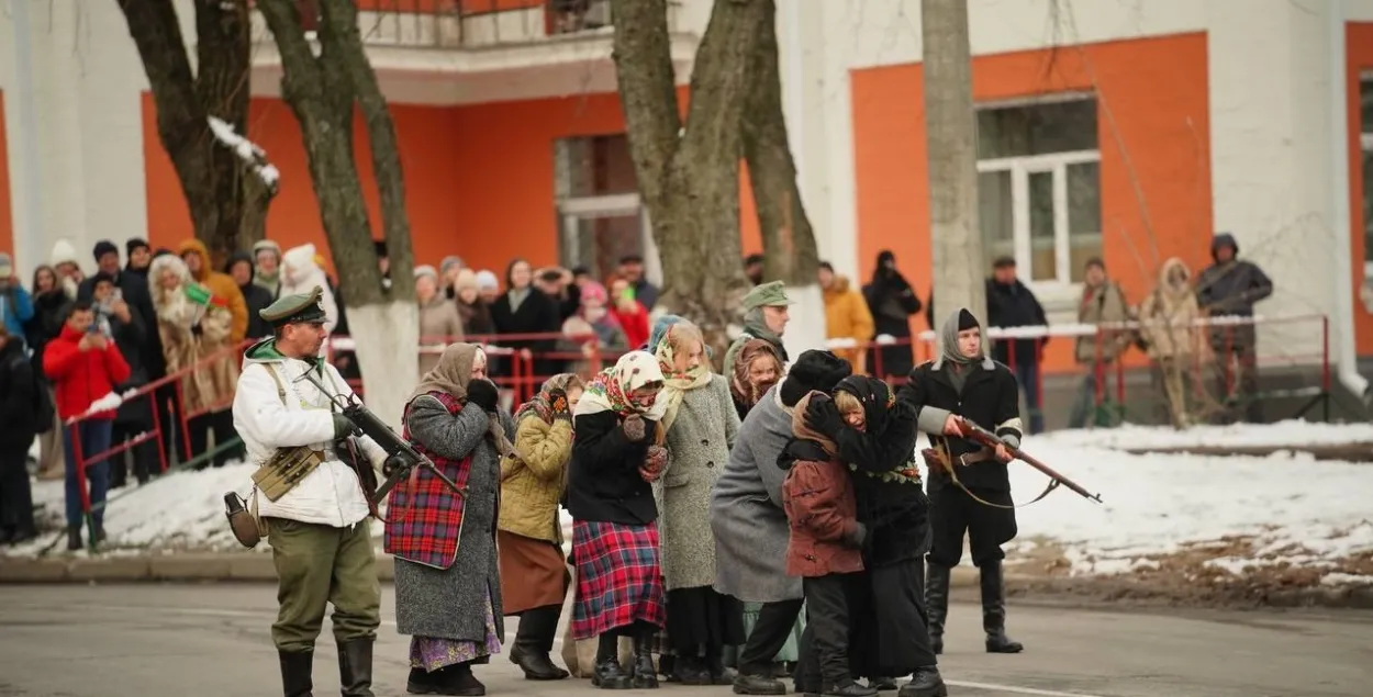 "Рэканструкцыя генацыду"

