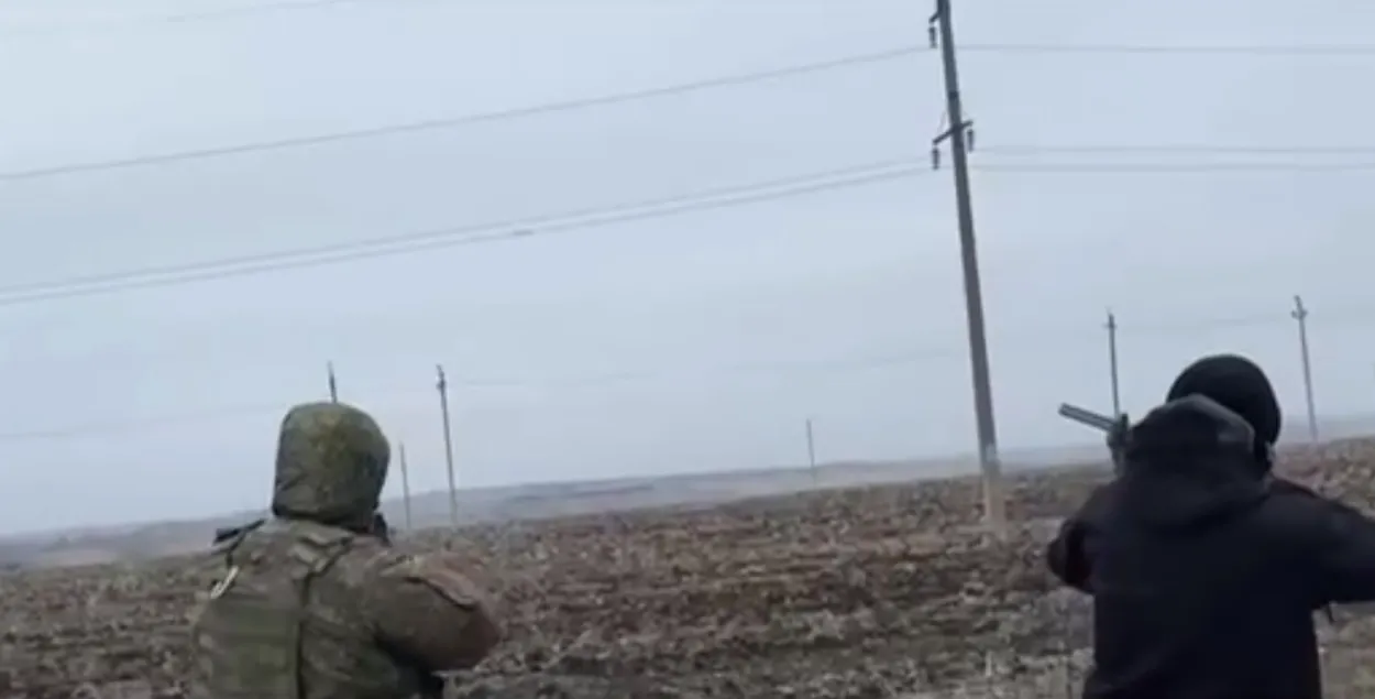 Расійскія добраахвотнікі збіваюць расійскі БПЛА
