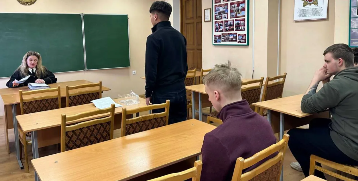 Суд у ваенкамаце
