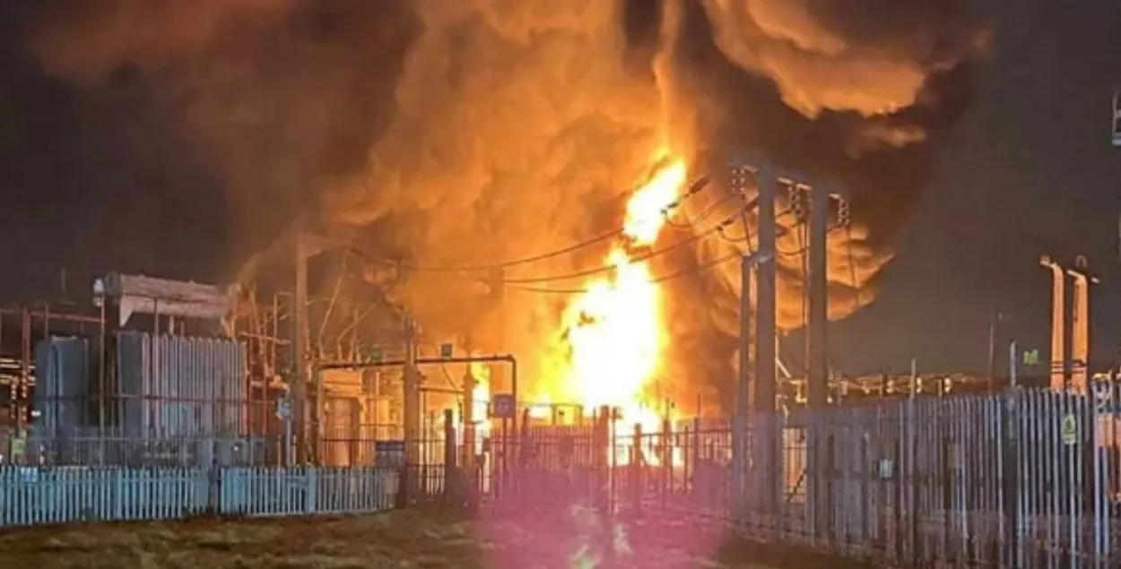 Пажар на электрападстанцыі ўдалося ўзяць "пад кантроль" толькі раніцай

