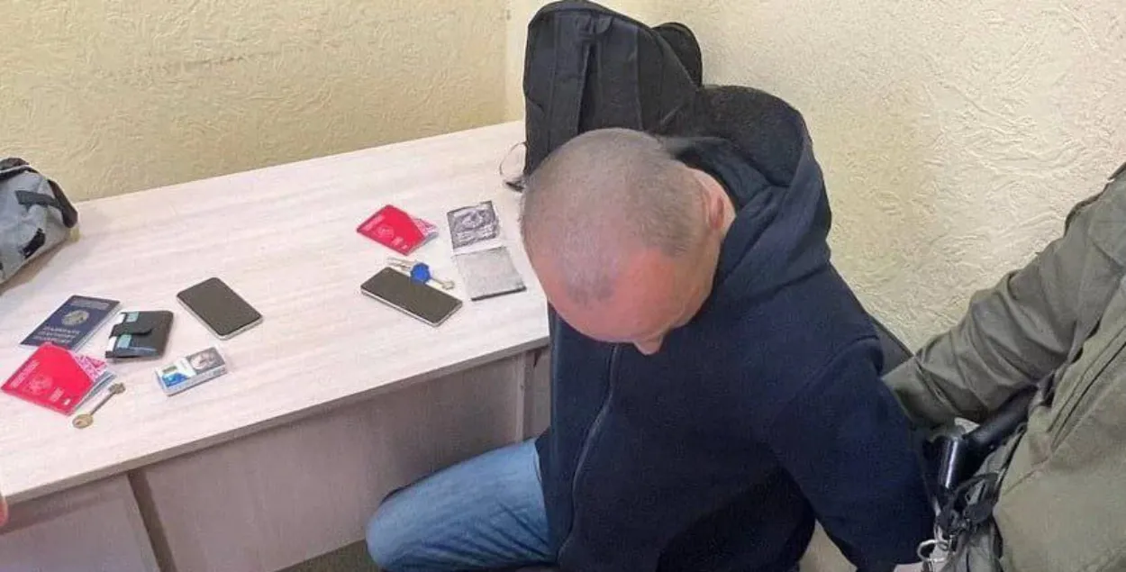 Двух магілёўцаў затрымалі за пашпарт Новай Беларусі
