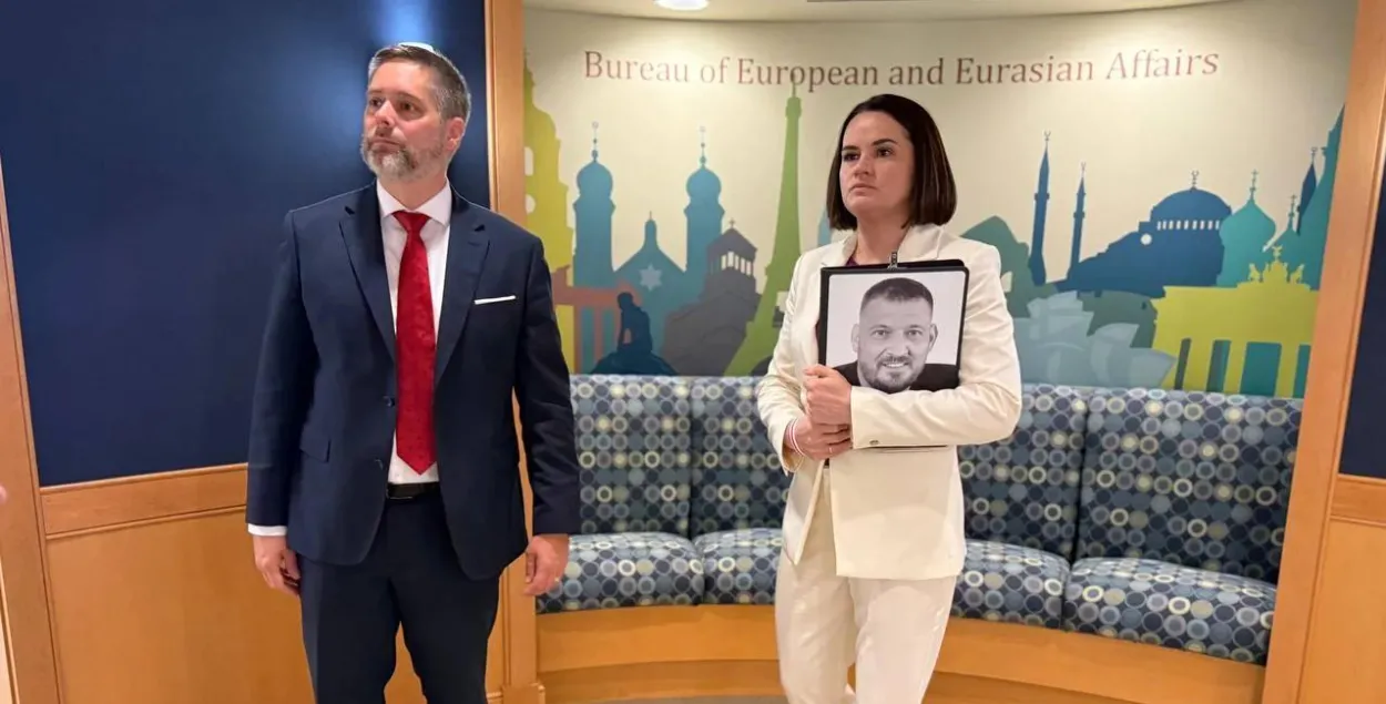 Christopher Smith and Sviatlana Tsikhanouskaya
