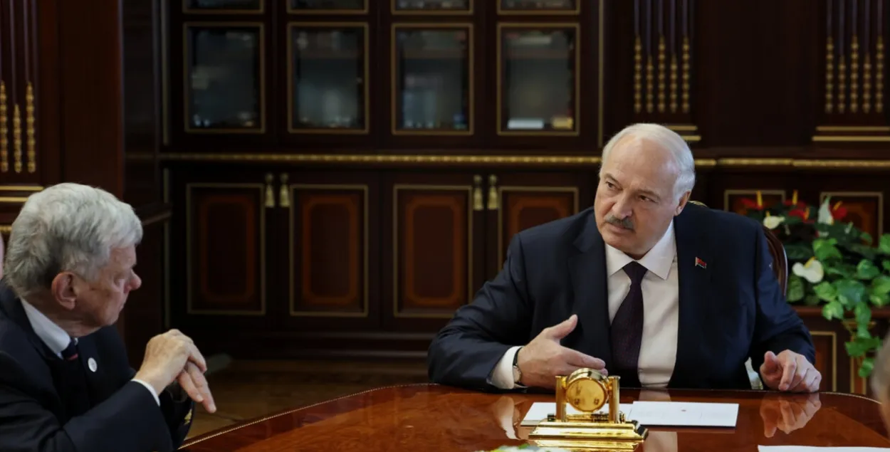 Джон Коул и Лукашенко
