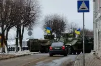 Бронетэхніка з украінскімі сцягамі ў расійскім горадзе / Telegram

