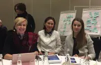 Алена Басалай крайняя справа