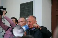 Uladzimir Nyaklyayeu and Mikalai Statkevich. Photo: Artsyom Lyava