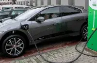 Электрамабіль на зарадцы ў Беларусі
