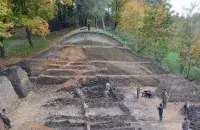 Археалагічныя раскопкі гарадзішча на Менцы
