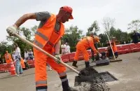 Показательный "ямочный ремонт"
