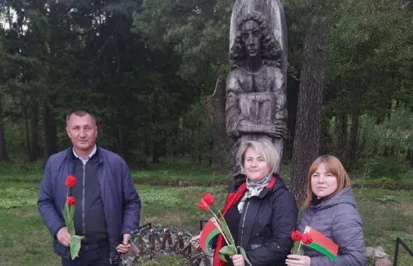 Возле памятника репрессированным / t.me/chervenby/

