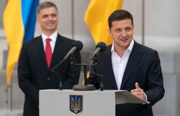 Вадзім Прыстайка і Уладзімір Зяленскі / president.gov.ua
