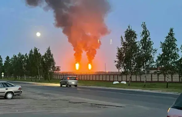 Столбы огня и дыма на "Полимире" 23 июня​ 