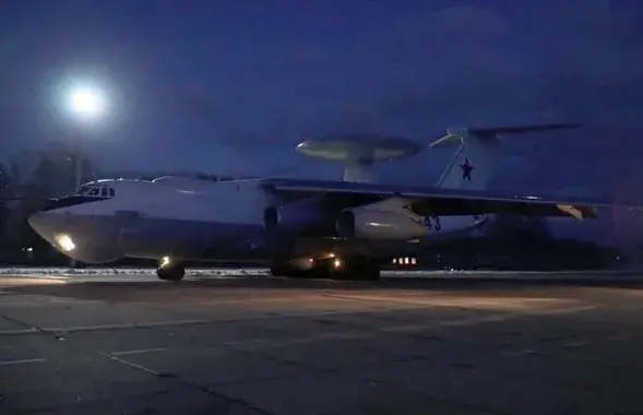 Российский самолет повредили белорусские партизаны / скриншот из видео "Беларусь 1"
