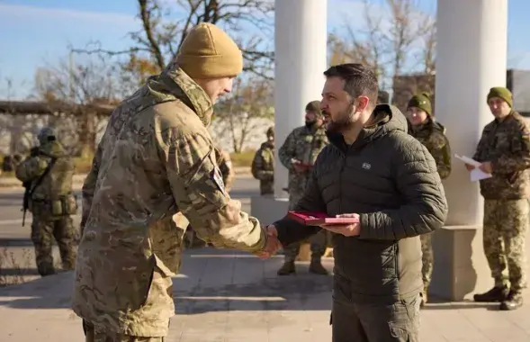 Беларускі добраахвотнік і прэзідэнт Украіны / t.me/V_Zelenskiy_official
