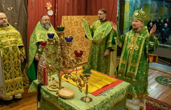 Мітрапаліт Веніямін падчас службы

