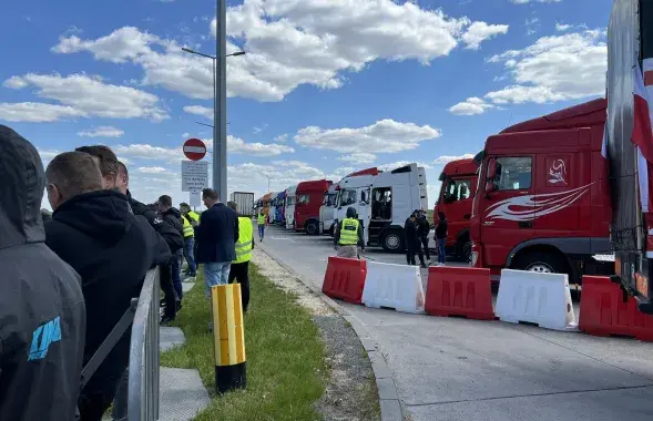 Protest begins / https://twitter.com/MaksUkasiuk
