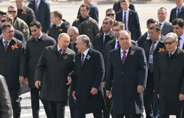 Владимир Путин и его гости / kommersant.ru
