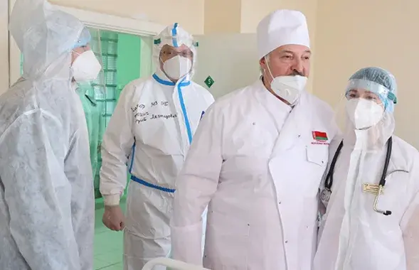 Аляксандр Лукашэнка, магчыма, і сам захоча праверыць бальніцу / president.gov.by
