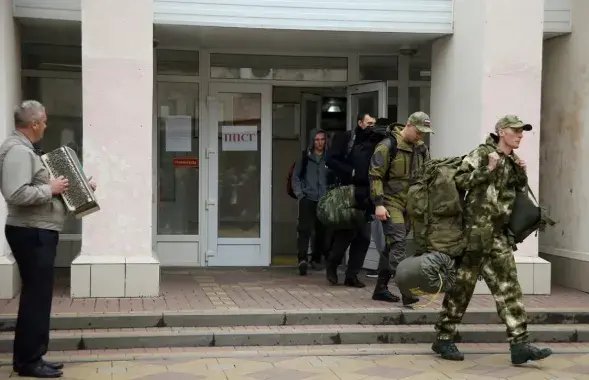 В подразделениях соотношение "опытных" и "молодых" должно составлять 1 к 5 / kommersant.ru
