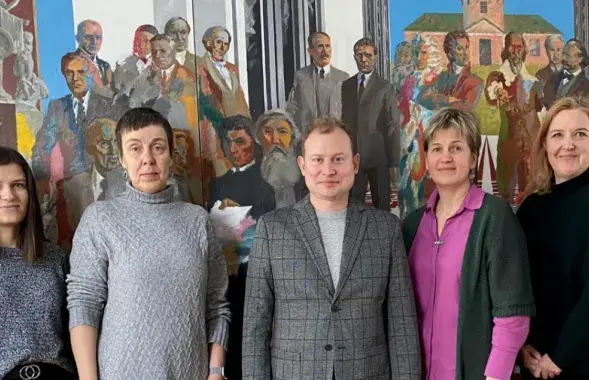 Упаўнаважаны Офіса Ціханоўскай Віталь Малчанаў і прадстаўніцы Тартускага ўніверсітэта / t.me/tsikhanouskaya/
