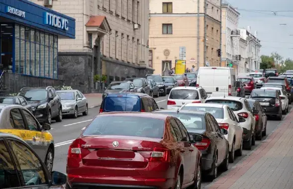 Автомобили в центре Минска / Из архива Еврорадио
