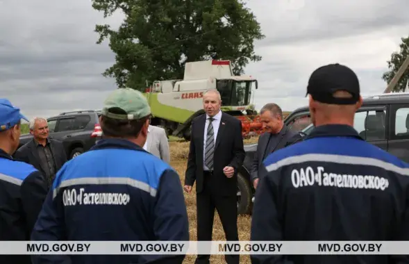 Юрий Караев и комбайнеры / mvd.gov.by​