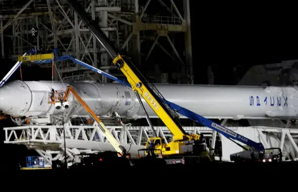Ракета-носитель Falcon 9. Фото из архива Reuters