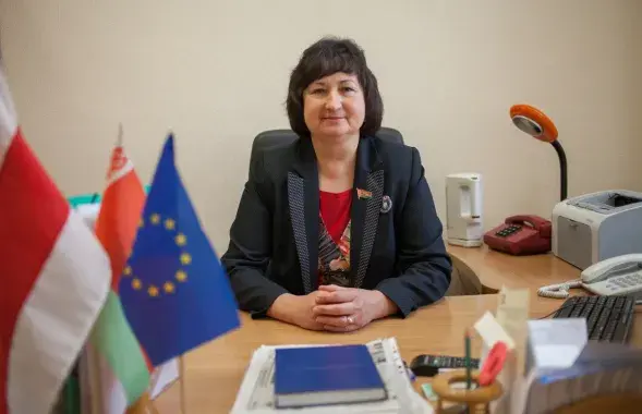 Елена Анисим
