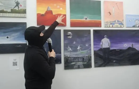 Владик Бохан на выставке "REBELarus" / Еврорадио