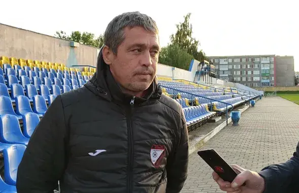 Альберт Рыбак падчас працы ў Бабруйску / fcbelshina.by
