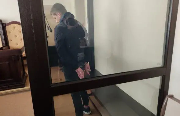 Павел Песков был в наручниках / Еврорадио​