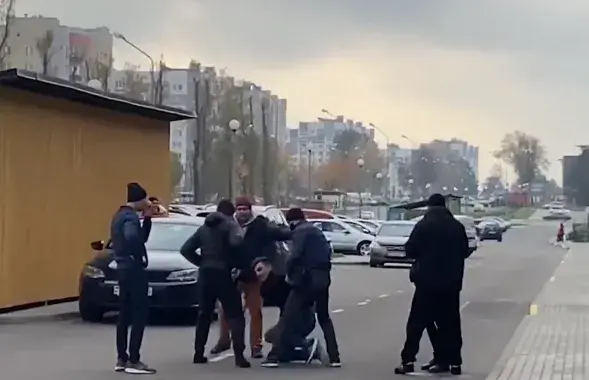 "Супрацоўнікі МУС у цывільным" затрымліваюць Ягора Котава / Еўрарадыё