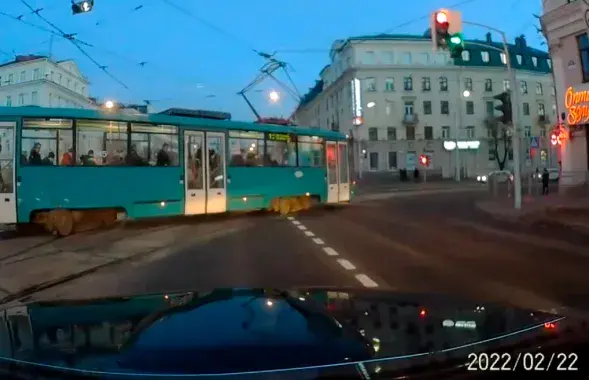 Минский трамвай пустился в "дрифт" / кадр с видео