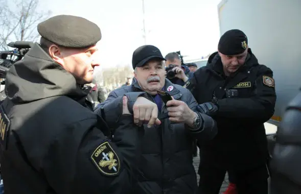 Задержание на площади Якуба Коласа. Фото: Еврорадио