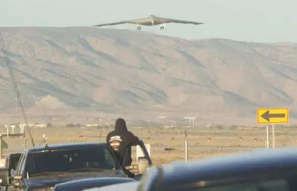 B-21 Raider похож на НЛО