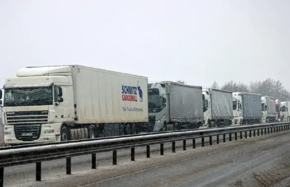 Беларускія ўлады ўжо зарабілі 5 млн еўра на літоўскіх фурах
