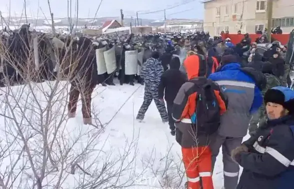 Мітынг каля суда ў Баймаку (Башкартастан)