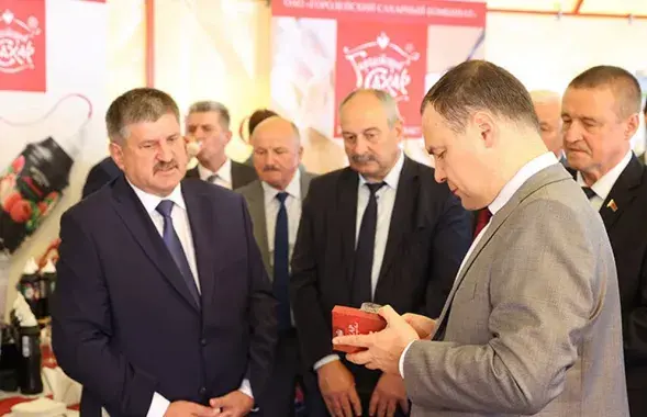 Премьер-министр Роман Головченко заинтересовался сахаром
